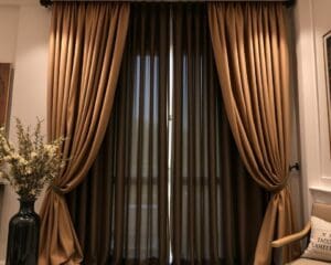 Luxe gordijnen met verduisterende voering: stijl en rust